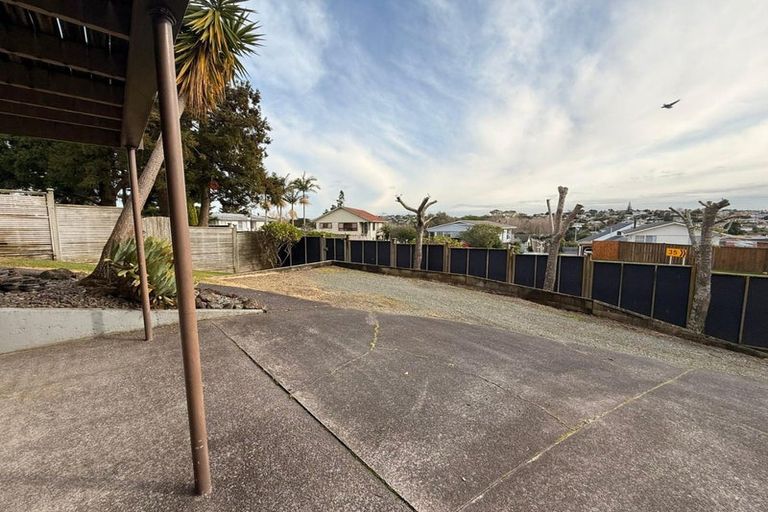 Photo of property in 28 Velma Road, Hillcrest, Auckland, 0627