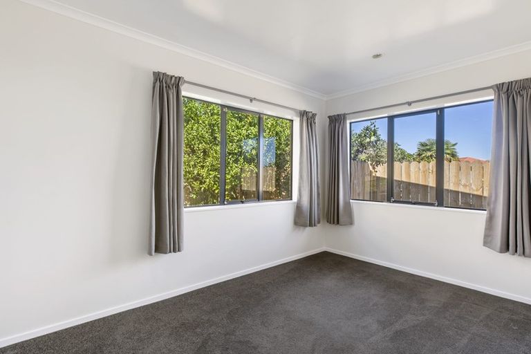 Photo of property in 18 Peninsula Road, Mangere, Auckland, 2022