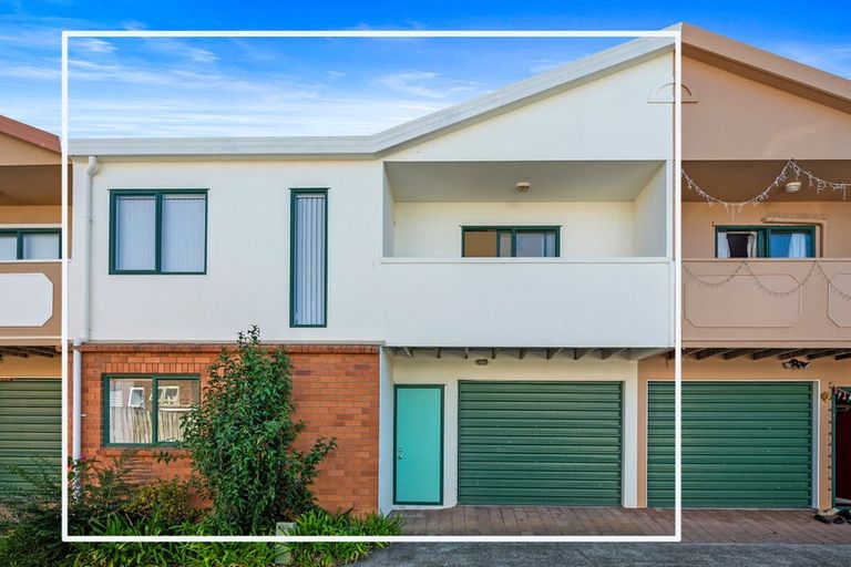 Photo of property in 59c Astley Avenue, New Lynn, Auckland, 0600