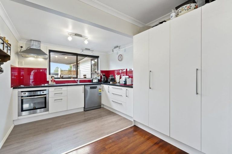Photo of property in 11 Gardener Street, Levin, 5510