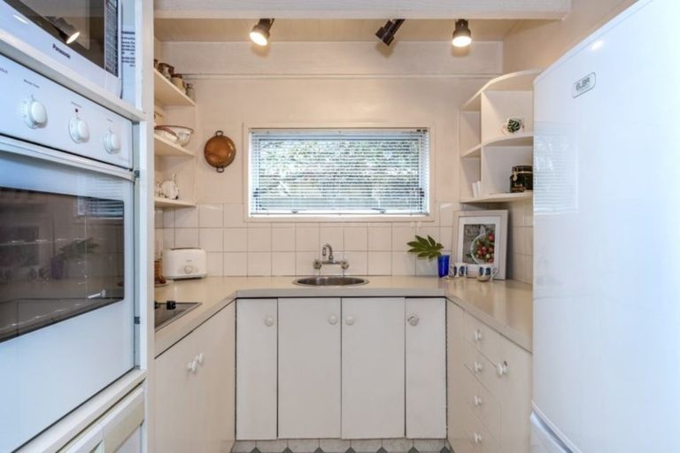 Photo of property in 122 Office Road, Merivale, Christchurch, 8014