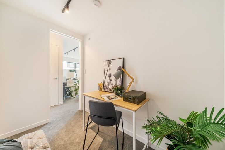 Photo of property in 69u2 Tiketike Way, Brooklyn, Wellington, 6021