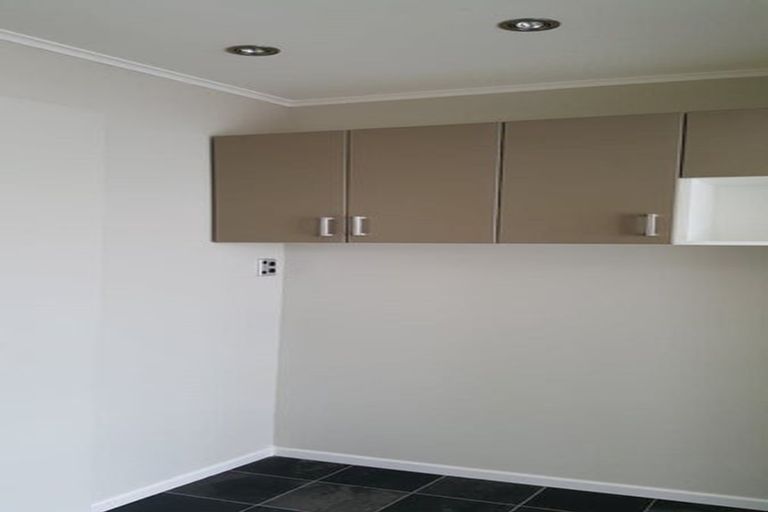 Photo of property in 2/10 Anthony Place, Pakuranga, Auckland, 2010