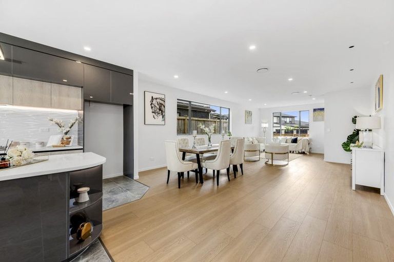 Photo of property in 6 Bendridge Street, Flat Bush, Auckland, 2019