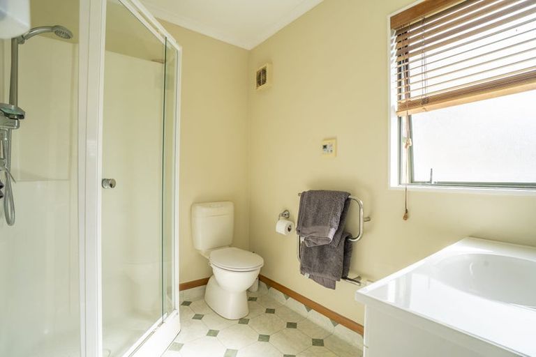 Photo of property in 4 Claverton Grove, Churton Park, Wellington, 6037