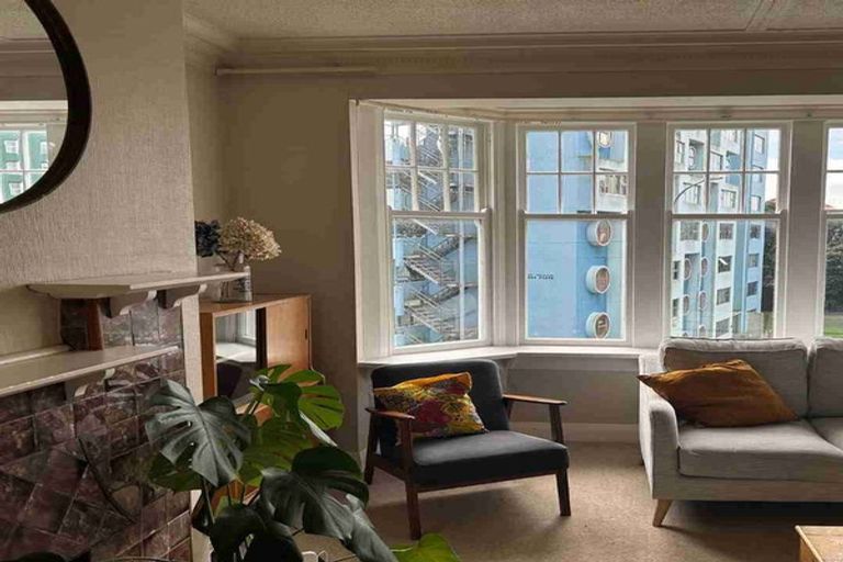 Photo of property in Pukehinau Flats, 1u4 Brooklyn Road, Mount Cook, Wellington, 6011