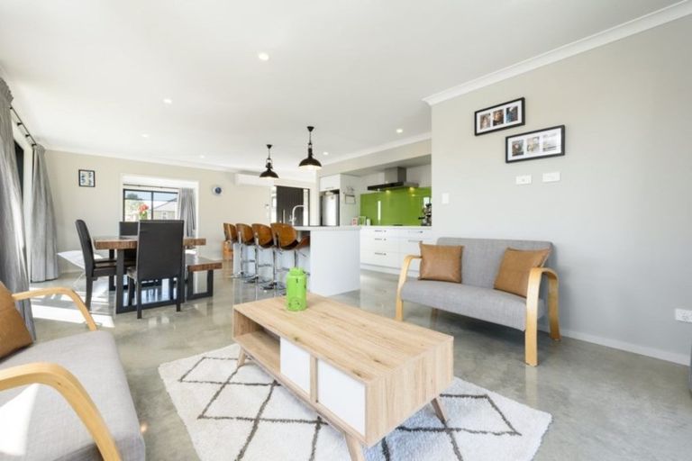 Photo of property in 9 Kayelene Place, Omokoroa, 3114