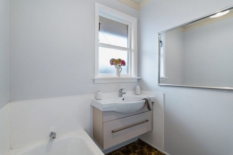 Photo of property in 24 Greendale Avenue, Avonhead, Christchurch, 8042