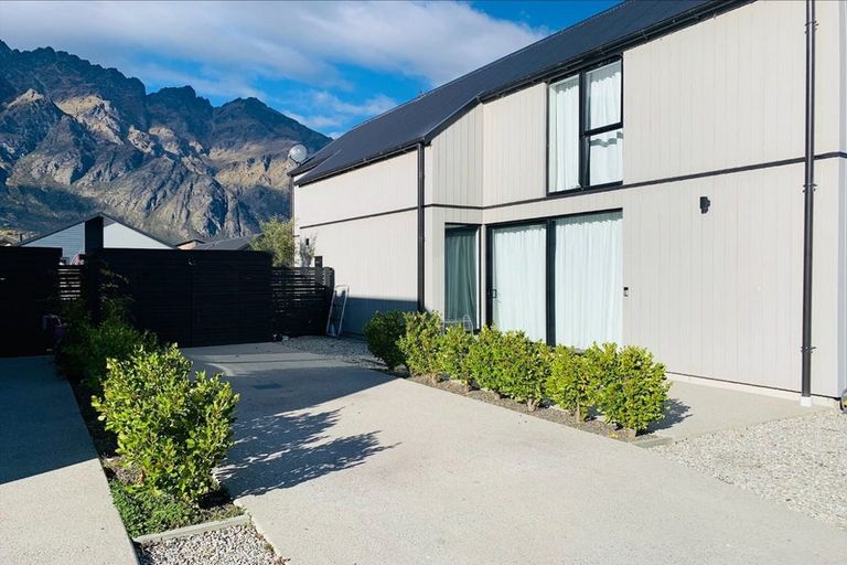 Photo of property in 7 Crossfall Lane, Jacks Point, 9371