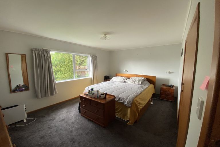 Photo of property in 12 Kinapori Terrace, Newlands, Wellington, 6037