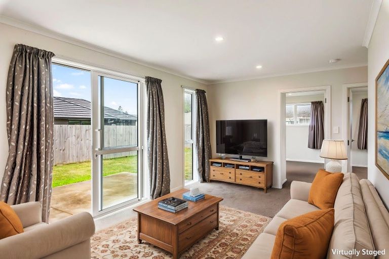 Photo of property in 92 Hinemoa Street, Levin, 5510