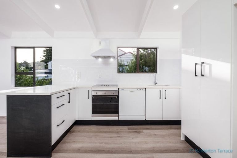 Photo of property in 25 Barberton Terrace, Red Hill, Papakura, 2110