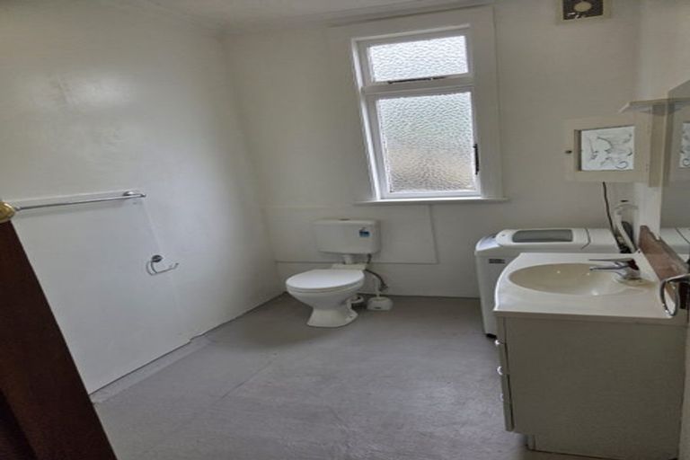 Photo of property in 14 Rolleston Street, Mount Cook, Wellington, 6021