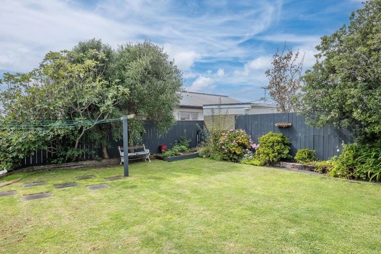 Photo of property in 23 Resolution Street, Lyall Bay, Wellington, 6022
