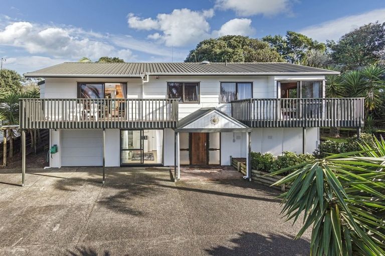 Photo of property in 61 John Dee Crescent, Red Beach, 0932