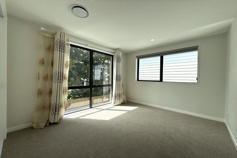 Photo of property in 13d Williams Road, Hobsonville, 0618