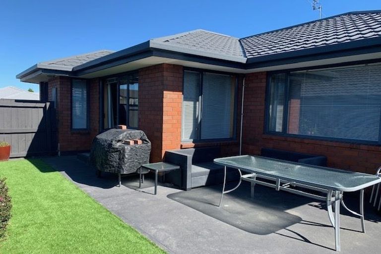 Photo of property in 32 Seymour Street, Hornby, Christchurch, 8042