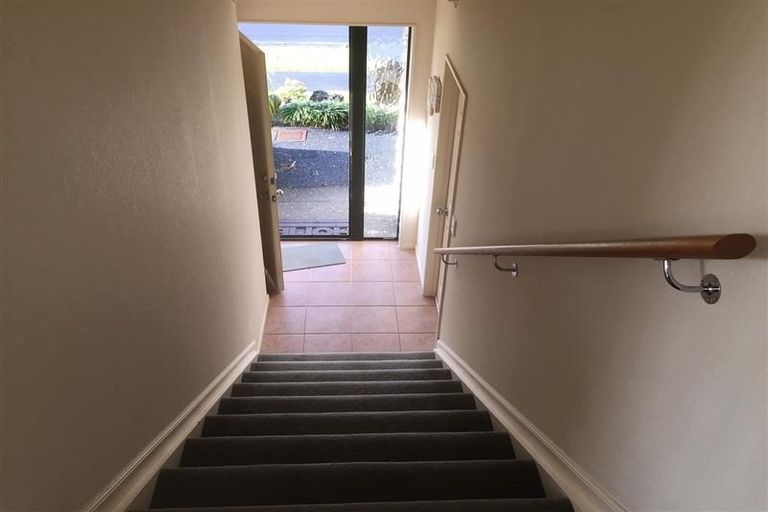 Photo of property in 20a Highfields Terrace, Henderson, Auckland, 0612