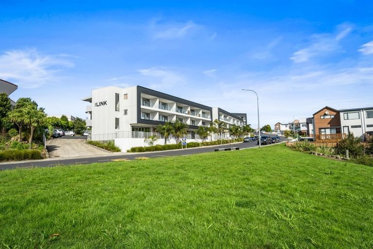 Photo of property in 121/17 Link Crescent, Stanmore Bay, Whangaparaoa, 0932