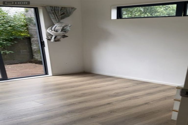 Photo of property in 6 Marlene Avenue, Te Atatu South, Auckland, 0610