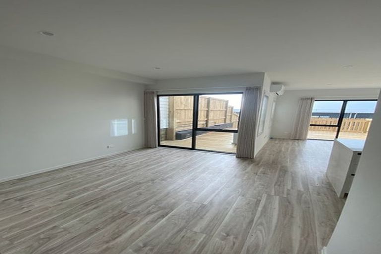 Photo of property in 6 Paina Crescent, Massey, Auckland, 0614