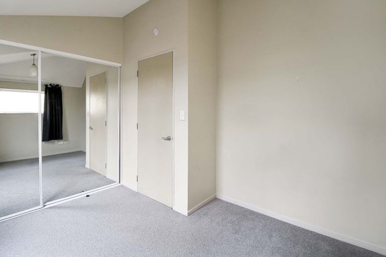 Photo of property in Pirie Street Townhouses, 35/35 Pirie Street, Mount Victoria, Wellington, 6011