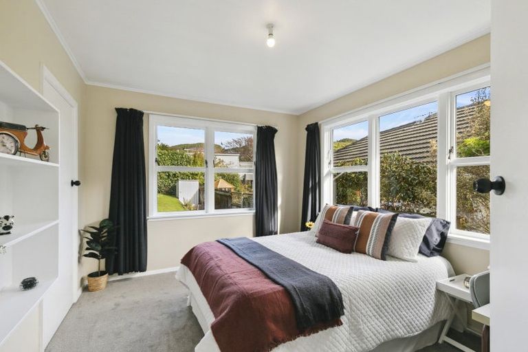 Photo of property in 23 Larsen Crescent, Tawa, Wellington, 5028