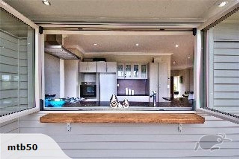 Photo of property in 179 Waimumu Road, Massey, Auckland, 0614