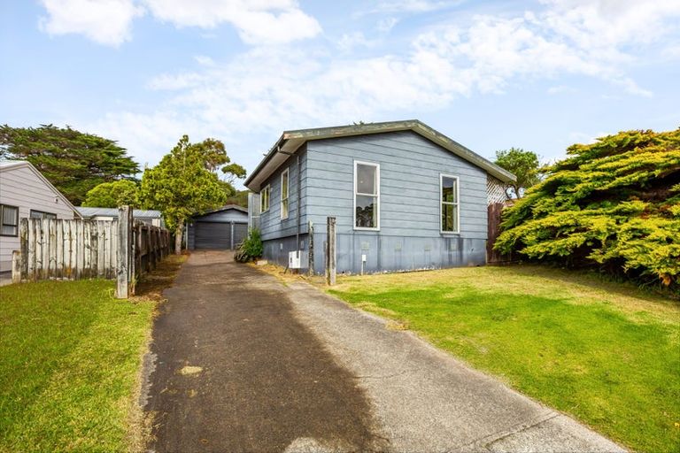 Photo of property in 108 Omapere Street, Whitby, Porirua, 5024