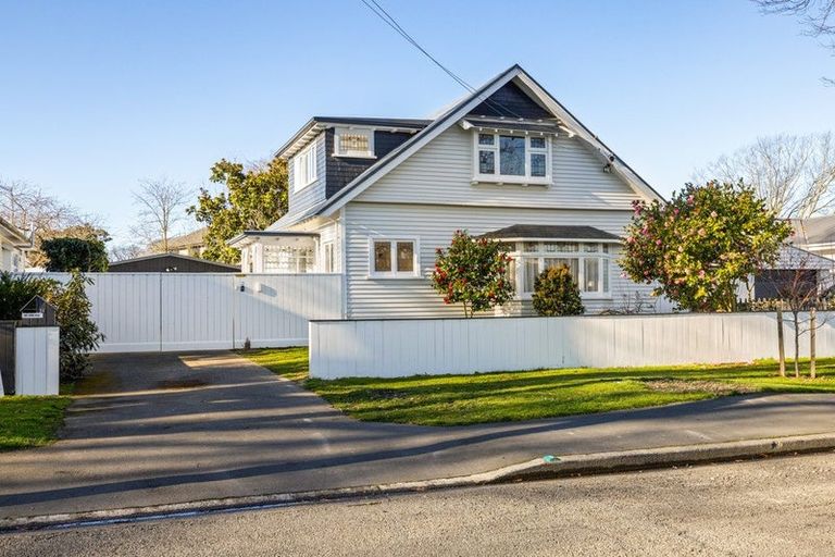 Photo of property in 34 Massey Crescent, St Albans, Christchurch, 8014