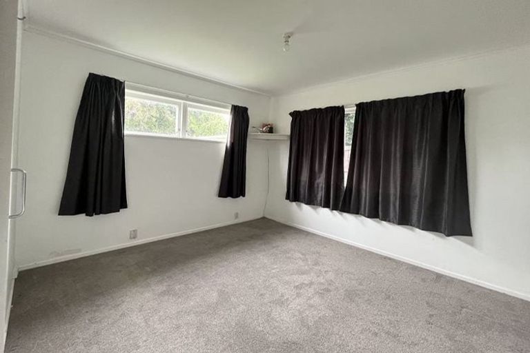 Photo of property in 52 Stottholm Road, Titirangi, Auckland, 0604