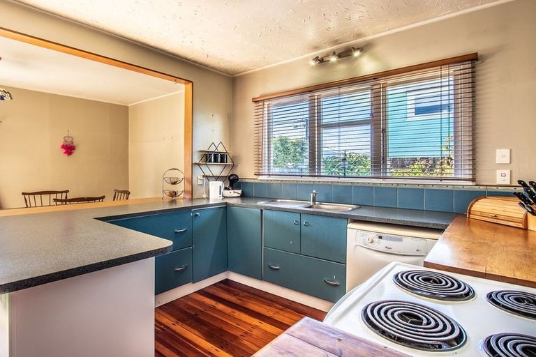 Photo of property in 14 Mahana Road, Paraparaumu Beach, Paraparaumu, 5032