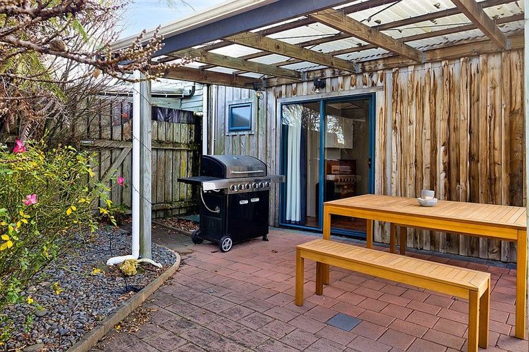 Photo of property in 70 Victoria Street, Hawera, 4610