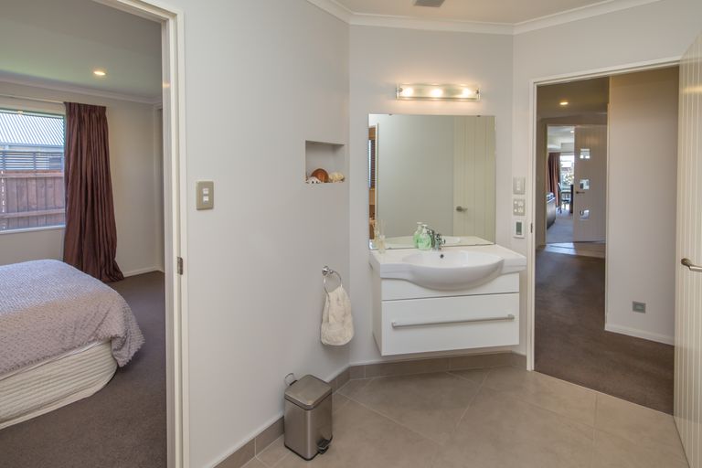 Photo of property in 18 Fantasia Gardens, Northwood, Christchurch, 8051