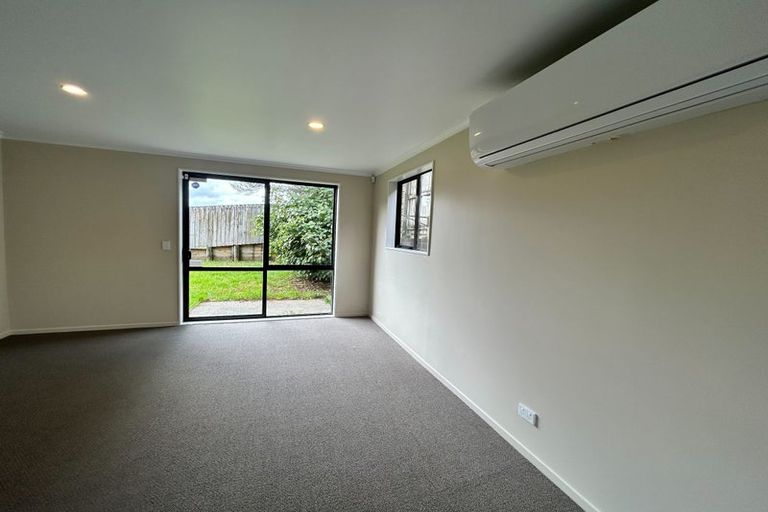 Photo of property in 50 Misty Valley Drive, Henderson, Auckland, 0612