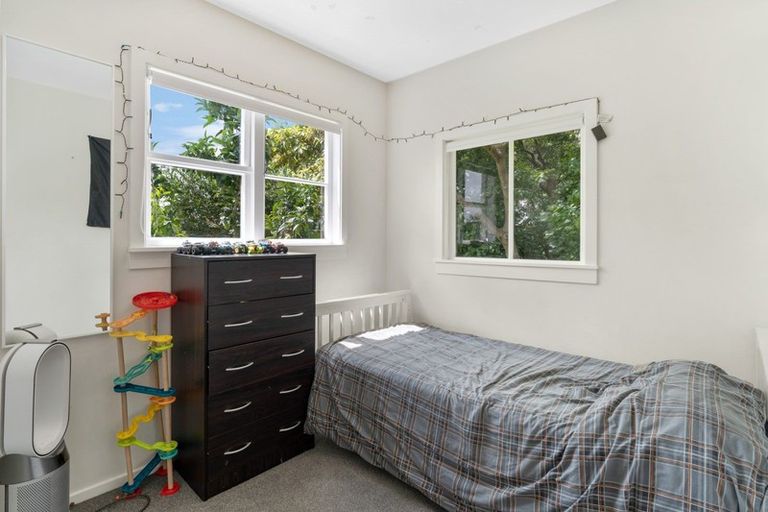 Photo of property in 16 Puriri Road, Waikanae, 5036