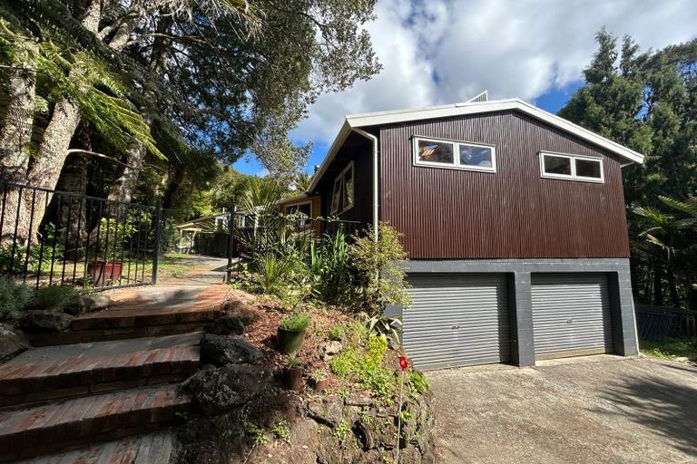 Photo of property in 26 Sylvan Valley Avenue, Titirangi, Auckland, 0604