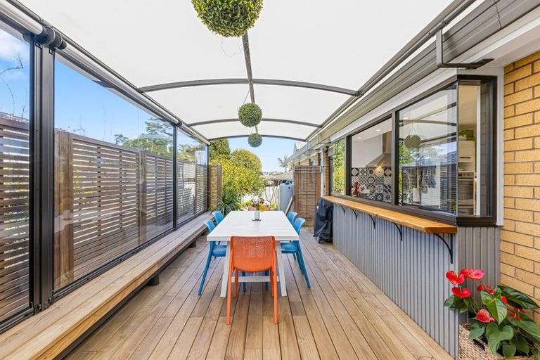 Photo of property in 9 Westpark Drive, West Harbour, Auckland, 0618