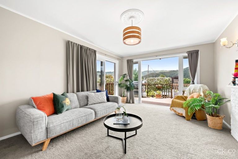 Photo of property in 67 Bird Grove, Stokes Valley, Lower Hutt, 5019
