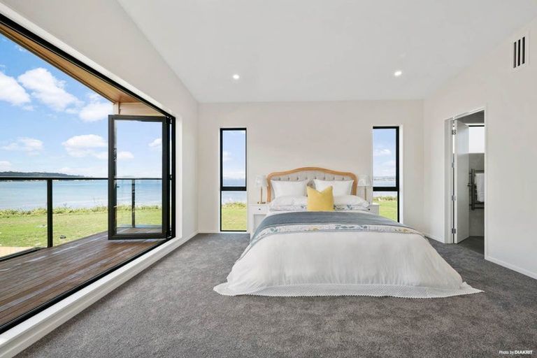 Photo of property in 6 Picnic Point Road, Hobsonville, Auckland, 0616