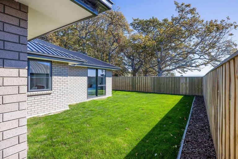 Photo of property in 27 Crossley Avenue, Woodend, 7610