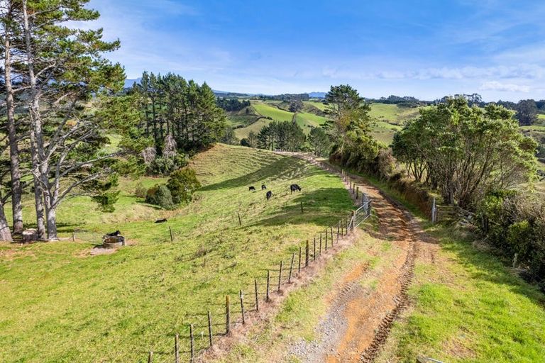 Photo of property in 402 Hursthouse Road, Tarurutangi, Inglewood, 4389
