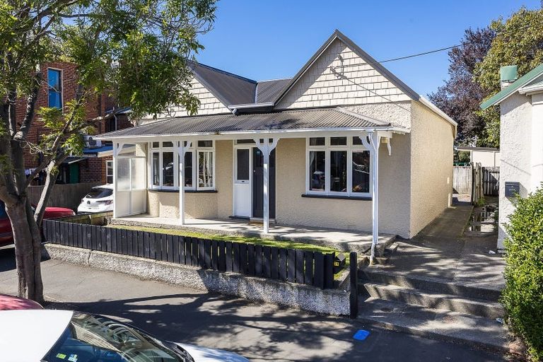 Photo of property in 39 Clyde Street, North Dunedin, Dunedin, 9016