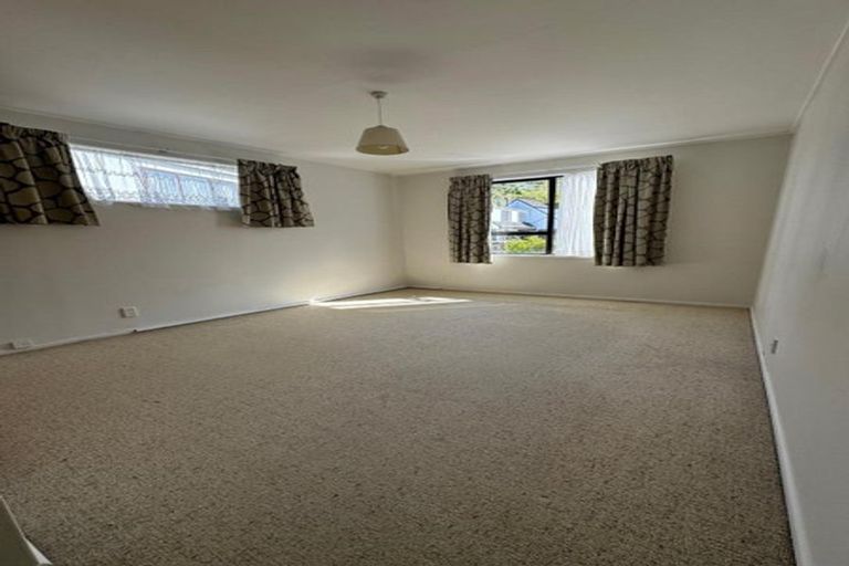 Photo of property in 75u3 Delhi Crescent, Khandallah, Wellington, 6035