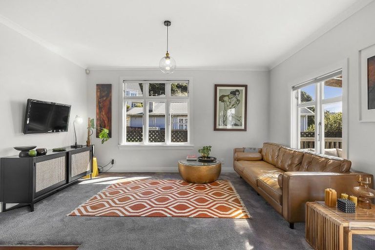 Photo of property in 3 Endeavour Street, Lyall Bay, Wellington, 6022