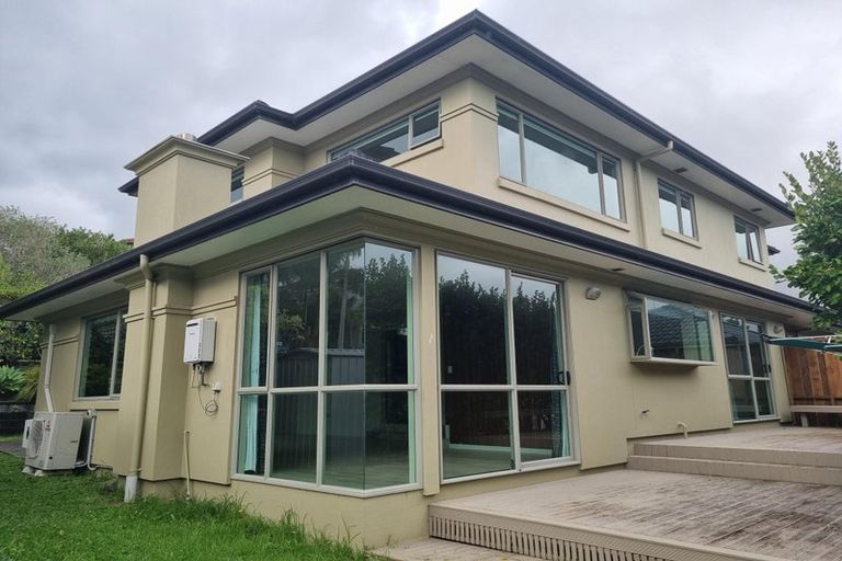 Photo of property in 15 Meteor Place, Schnapper Rock, Auckland, 0632