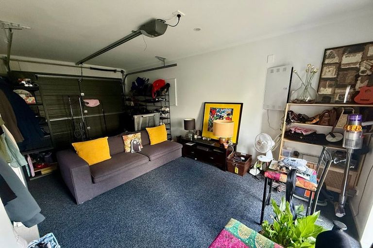 Photo of property in 20 Ambar Ridge Avenue, Massey, Auckland, 0614