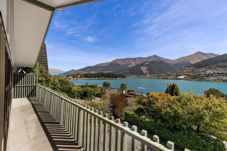 Photo of property in 582 Peninsula Road, Kelvin Heights, Queenstown, 9300