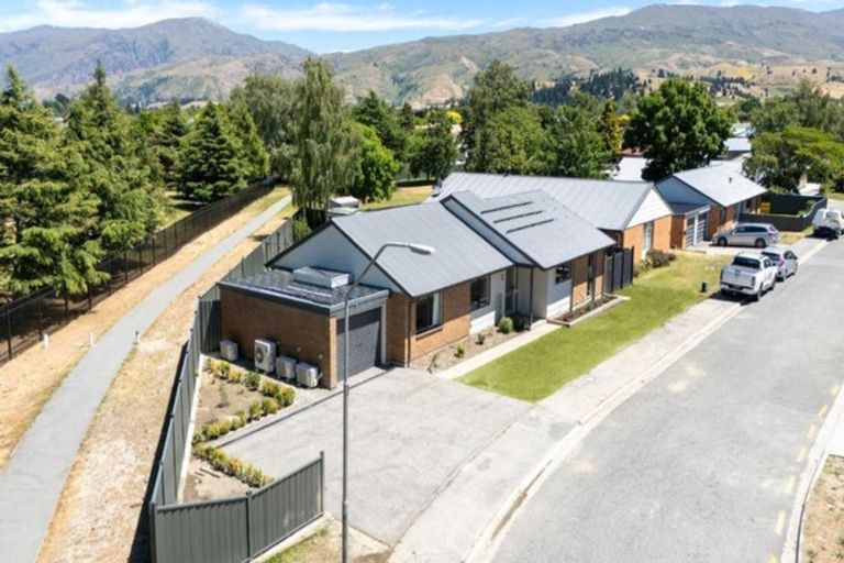 Photo of property in 2 Austin Place, Cromwell, 9310