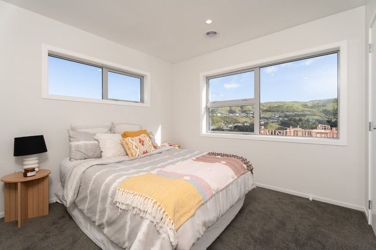 Photo of property in 9 Pine Hill Rise, Glenside, Wellington, 6037
